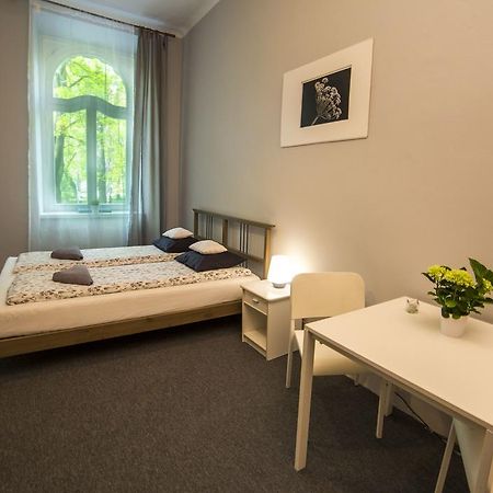 Hostel Al Fresco Краков Экстерьер фото