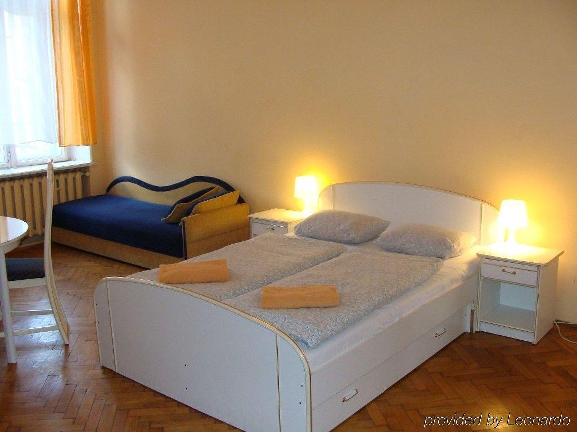 Hostel Al Fresco Краков Экстерьер фото