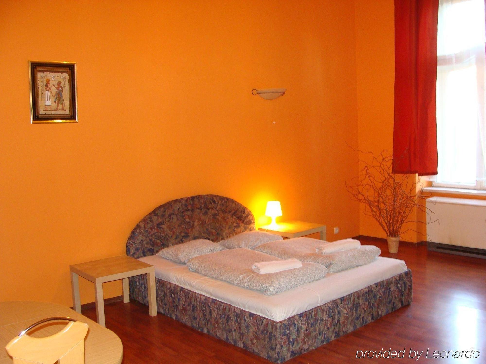 Hostel Al Fresco Краков Экстерьер фото
