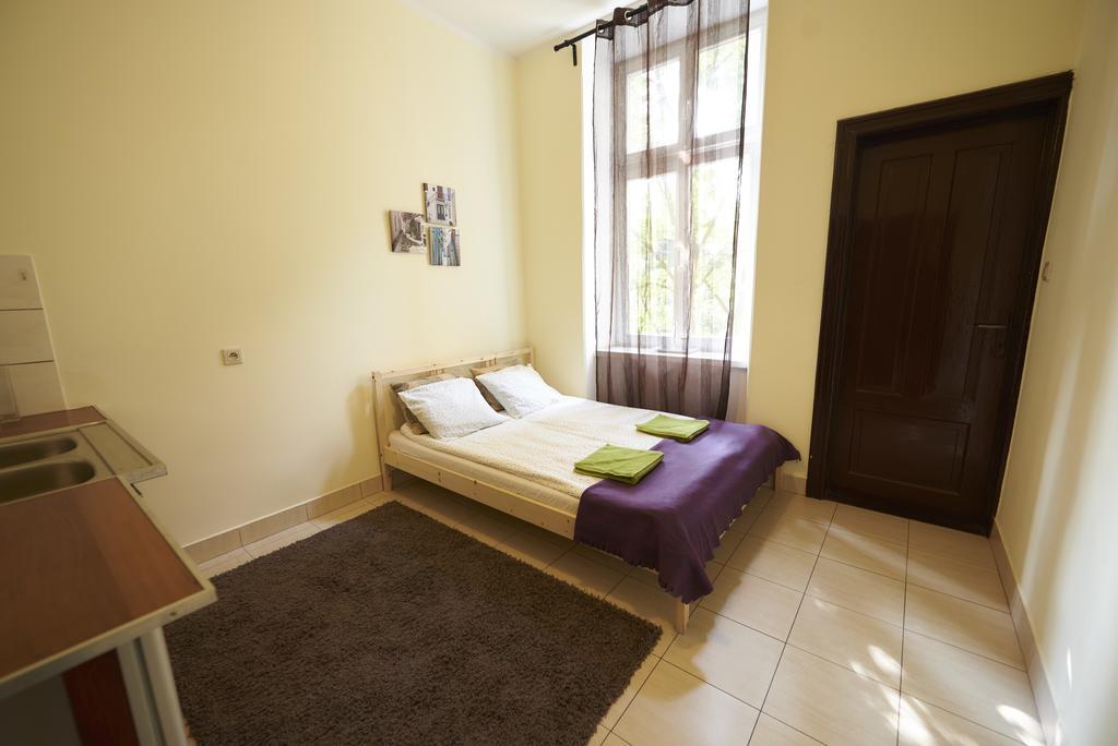 Hostel Al Fresco Краков Экстерьер фото