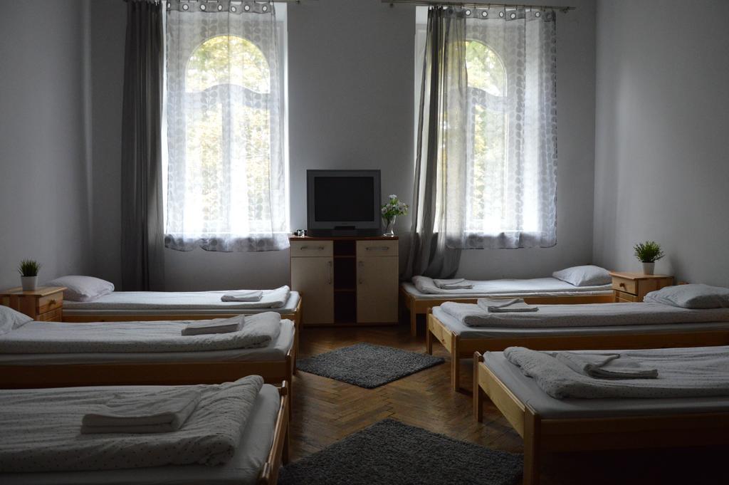 Hostel Al Fresco Краков Экстерьер фото