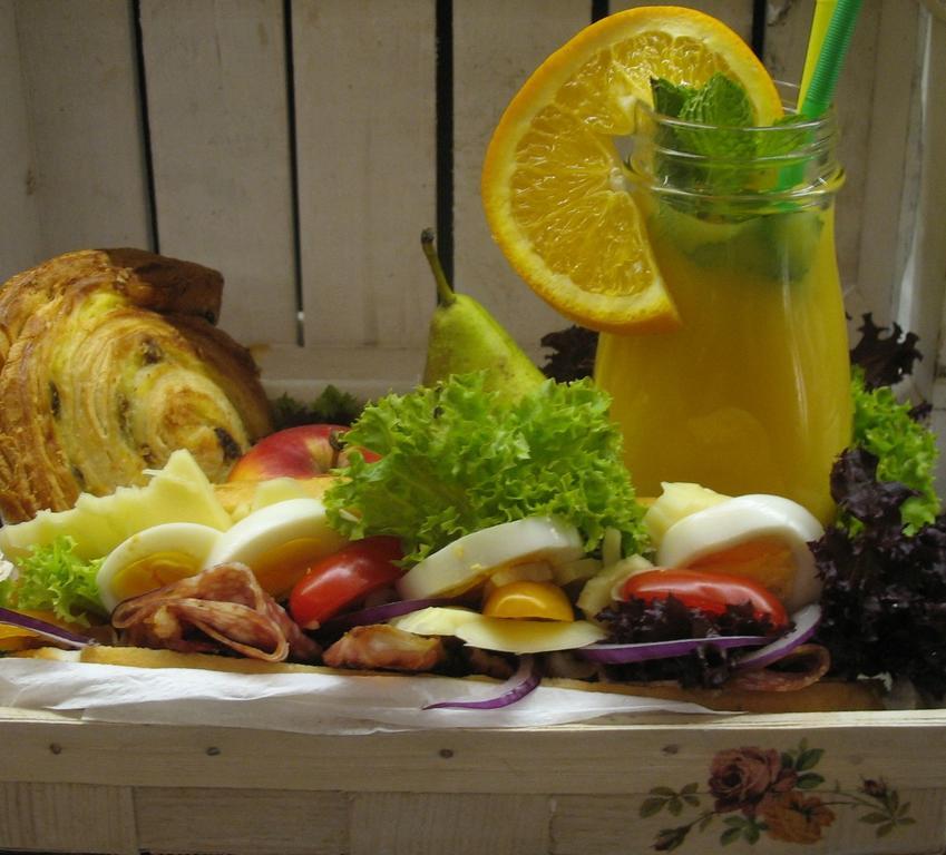 Hostel Al Fresco Краков Экстерьер фото