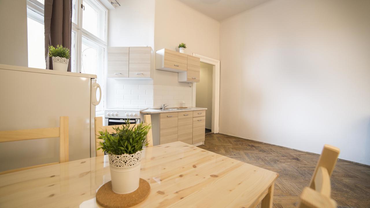 Hostel Al Fresco Краков Экстерьер фото