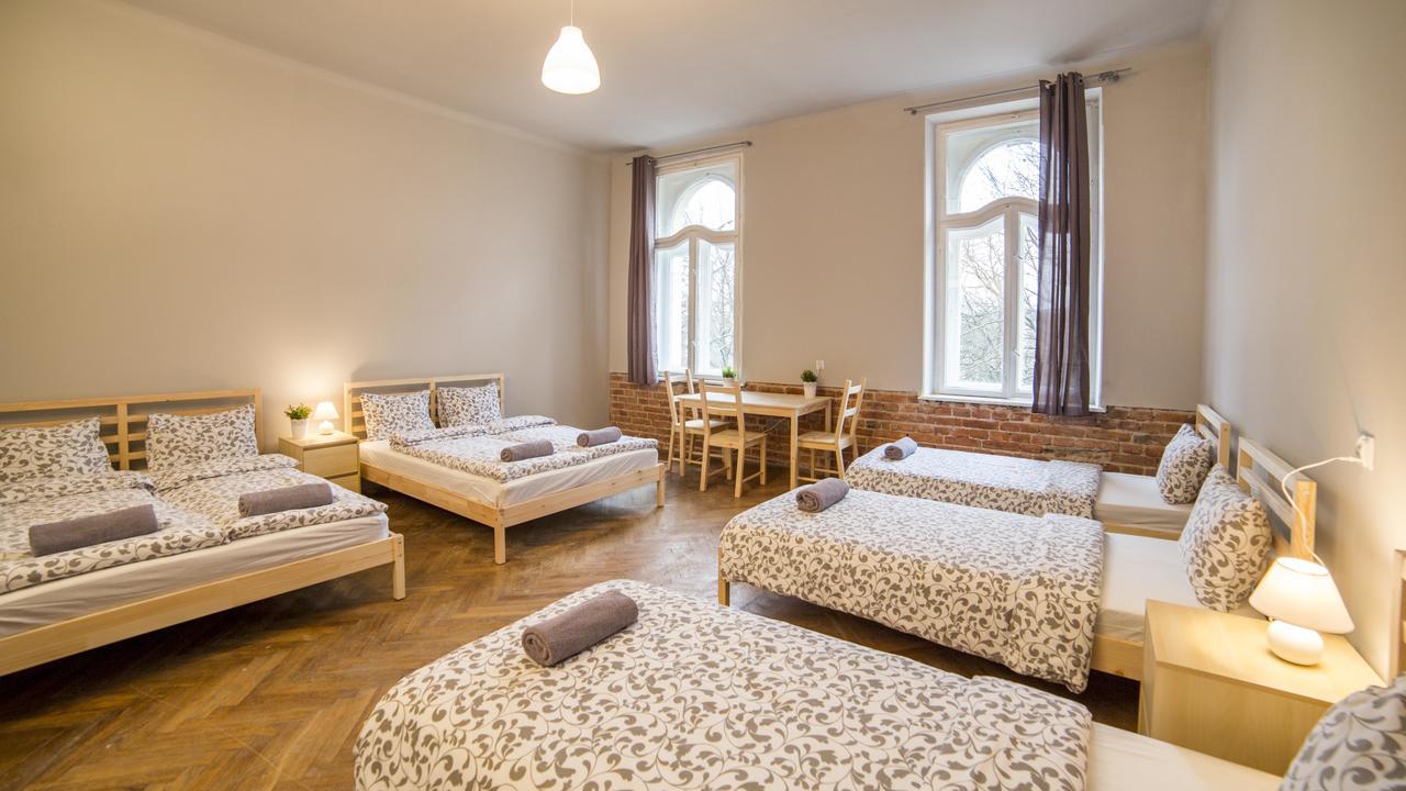 Hostel Al Fresco Краков Экстерьер фото