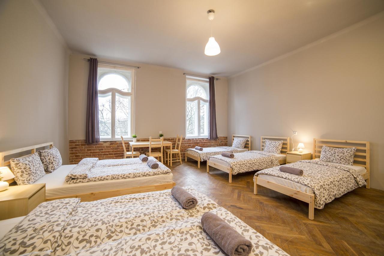 Hostel Al Fresco Краков Экстерьер фото