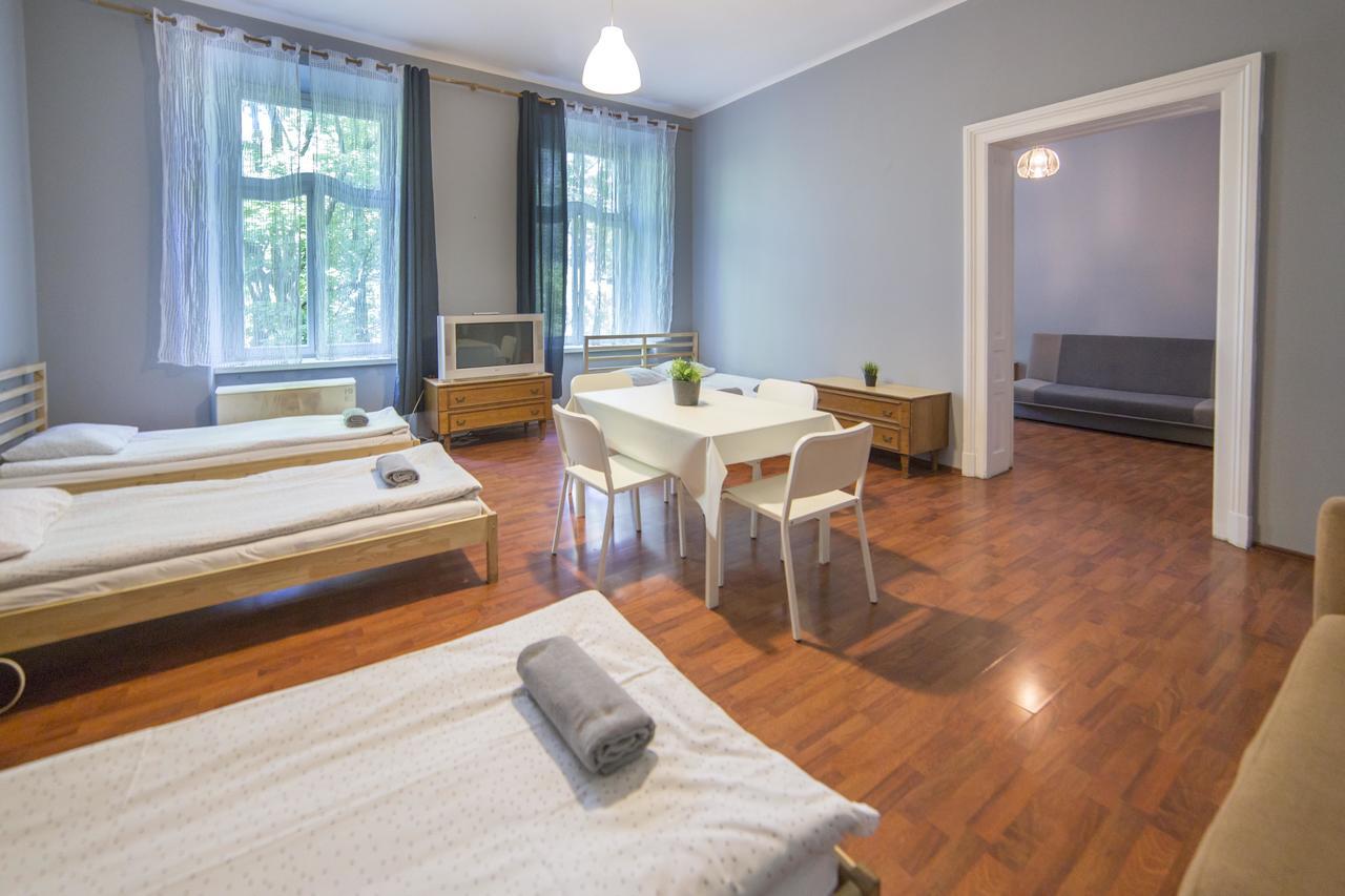 Hostel Al Fresco Краков Экстерьер фото