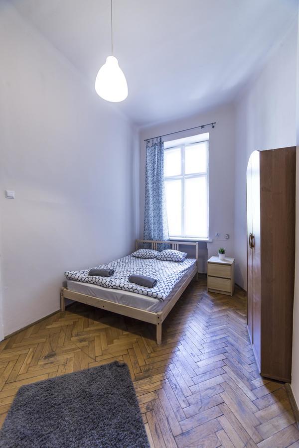 Hostel Al Fresco Краков Экстерьер фото