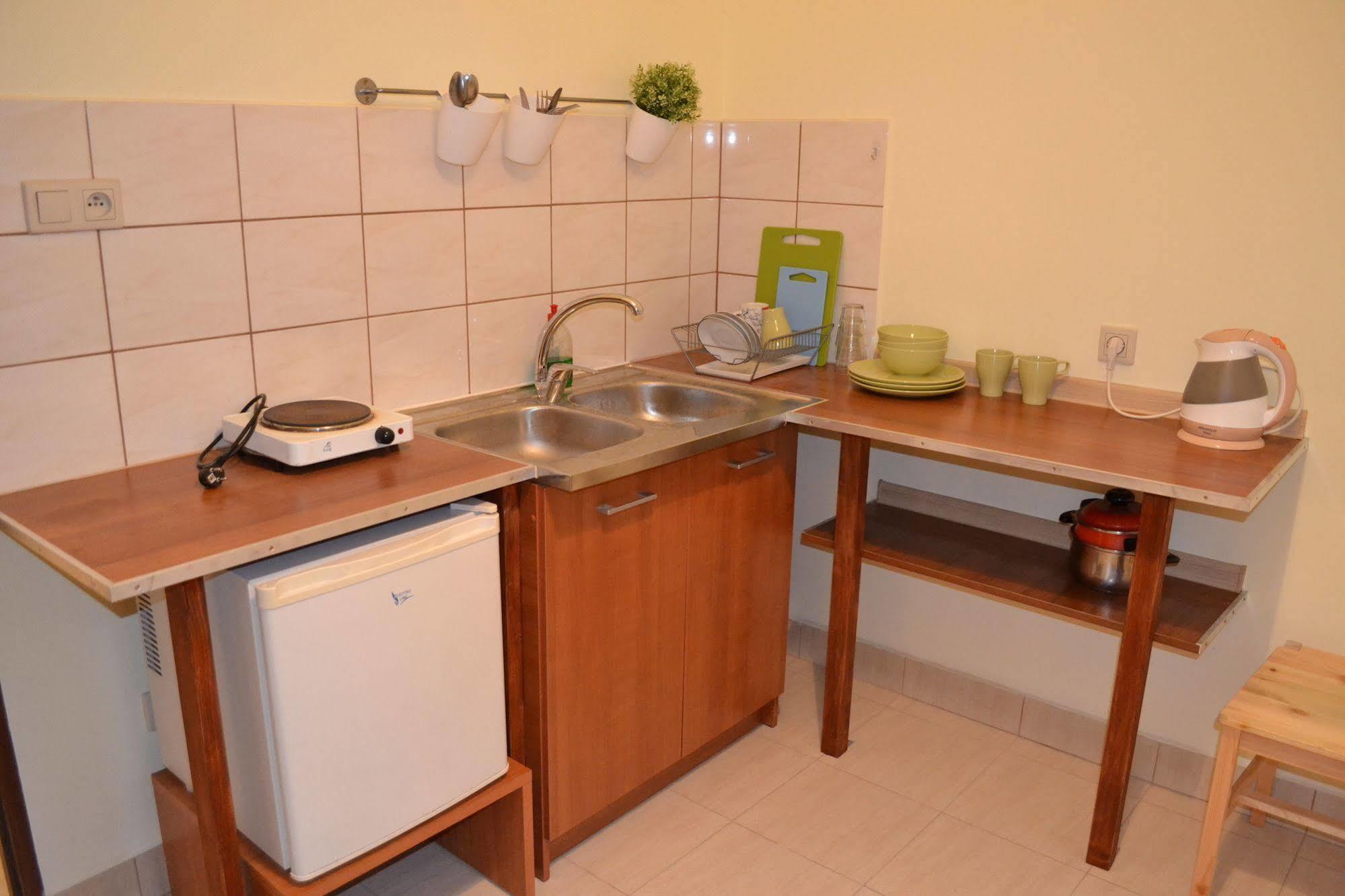Hostel Al Fresco Краков Экстерьер фото